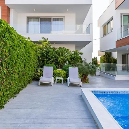 Valleria - 2 Bedroom W Pool In Apartment