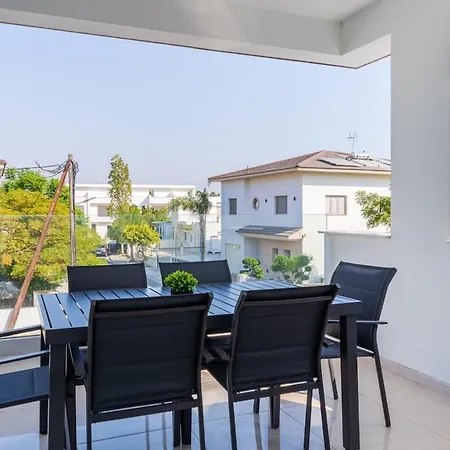 Apartment Valleria - 2 Bedroom W Pool In Larnaca