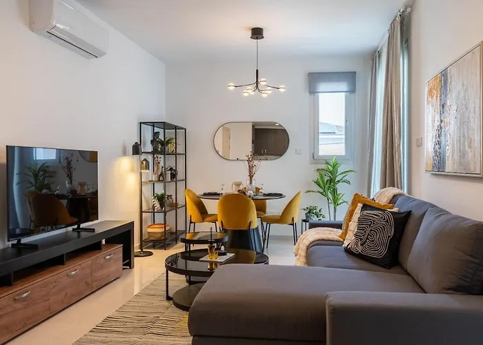 Valleria - 2 Bedroom W Pool In * ラルナカ