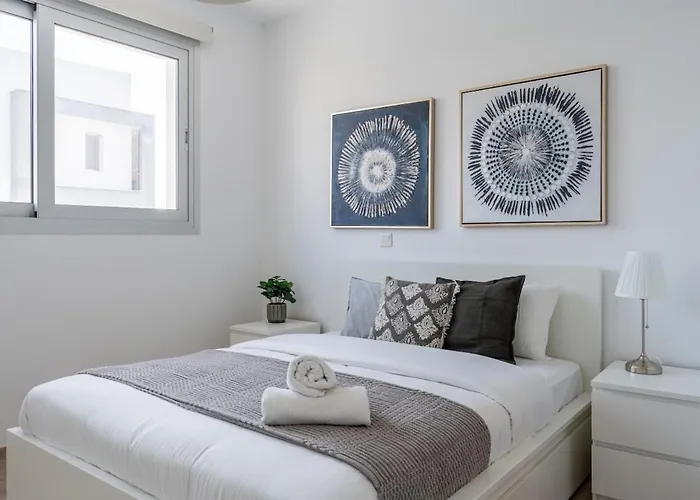 Valleria - 2 Bedroom W Pool In * ラルナカ